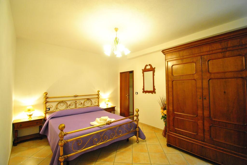 Casa Vacanze L'Agrifoglio Bed & Breakfast Magliolo Cameră foto