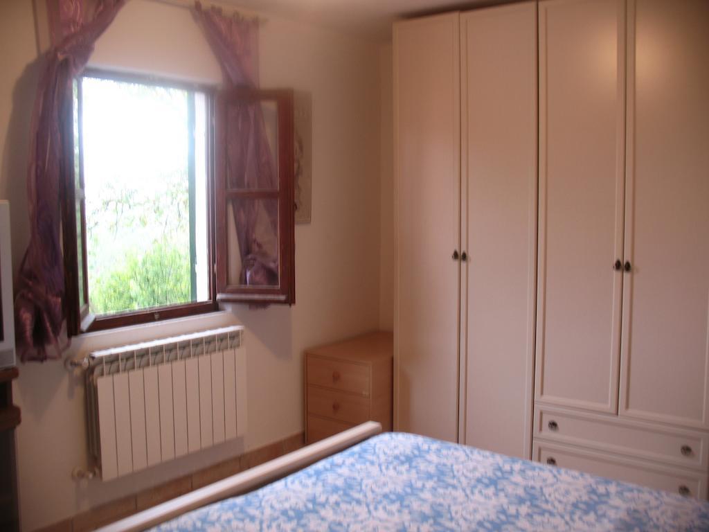 Casa Vacanze L'Agrifoglio Bed & Breakfast Magliolo Cameră foto