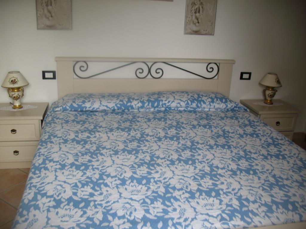 Casa Vacanze L'Agrifoglio Bed & Breakfast Magliolo Cameră foto