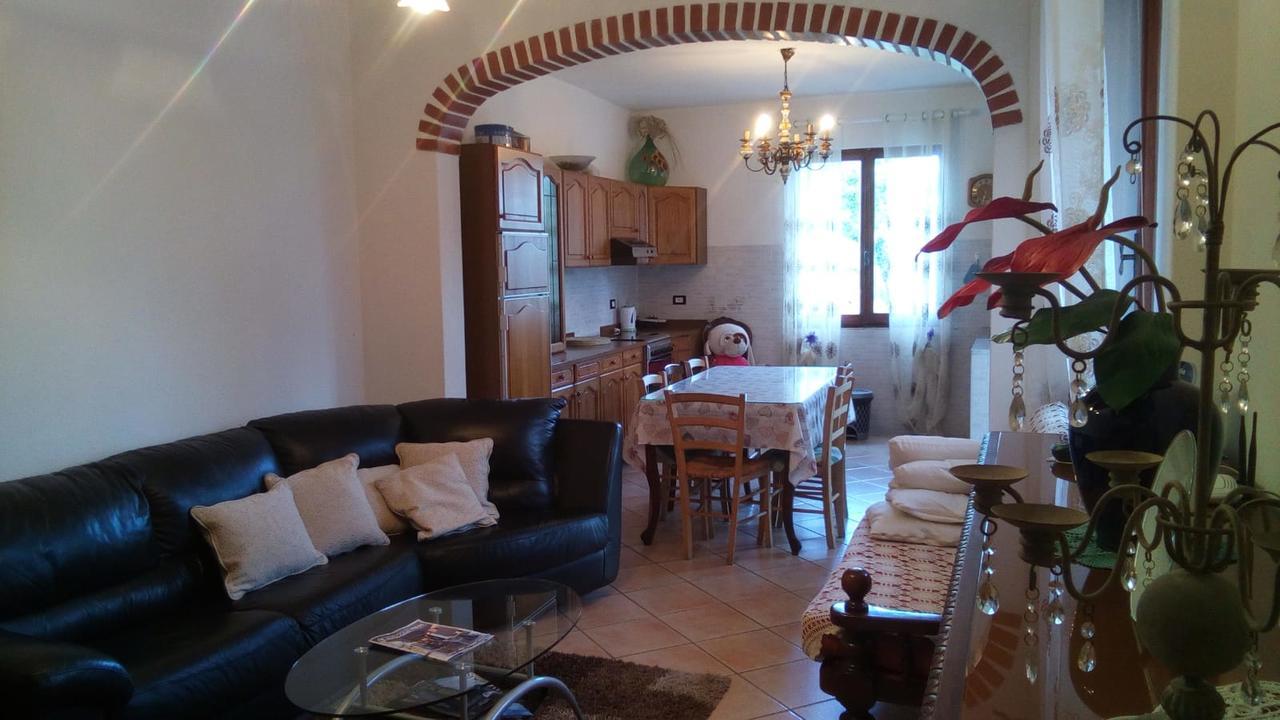 Casa Vacanze L'Agrifoglio Bed & Breakfast Magliolo Exterior foto