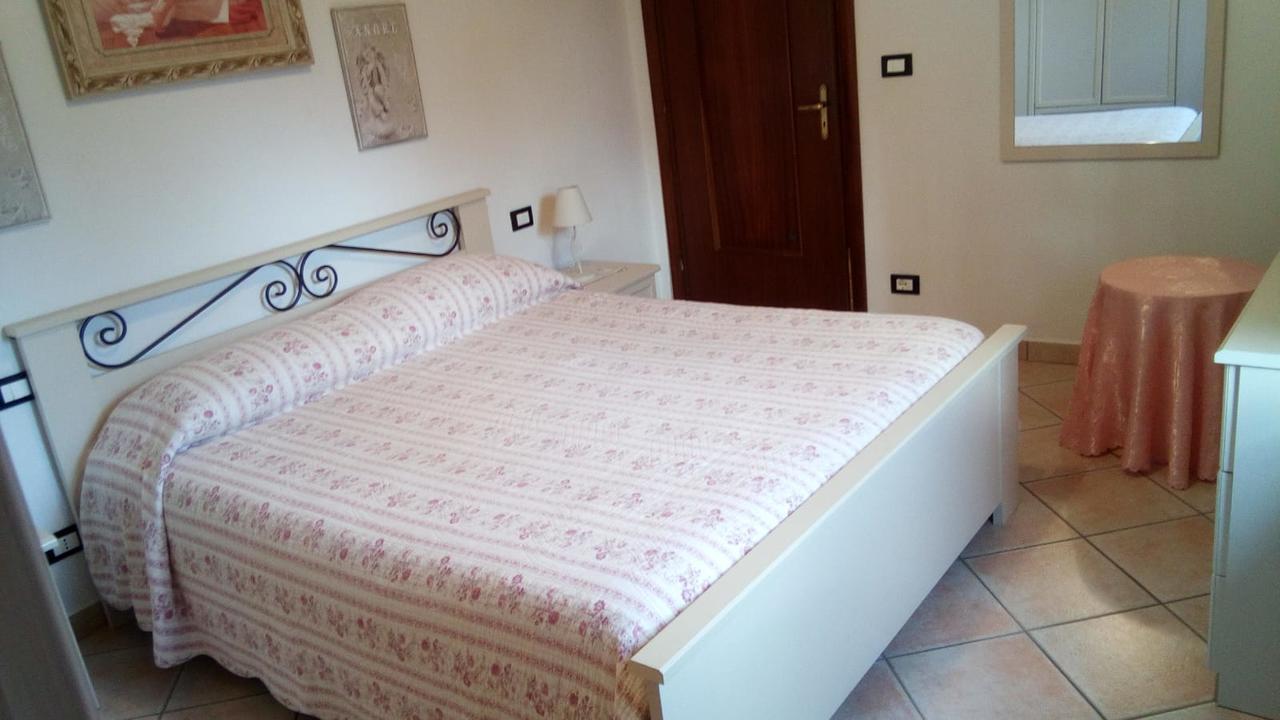 Casa Vacanze L'Agrifoglio Bed & Breakfast Magliolo Exterior foto